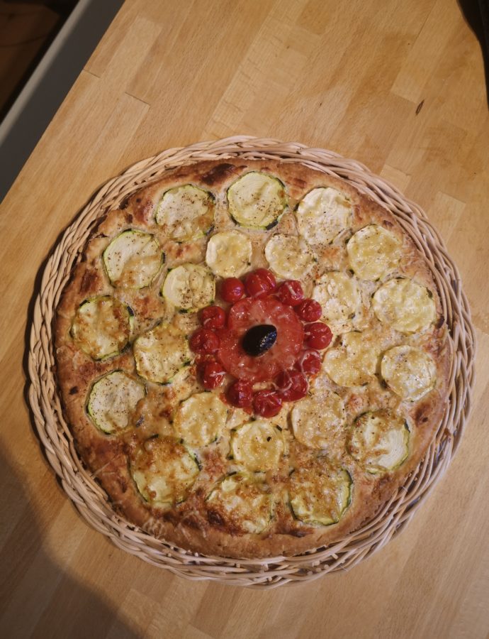 Tarte fine au parmesan tomates et courgettes
